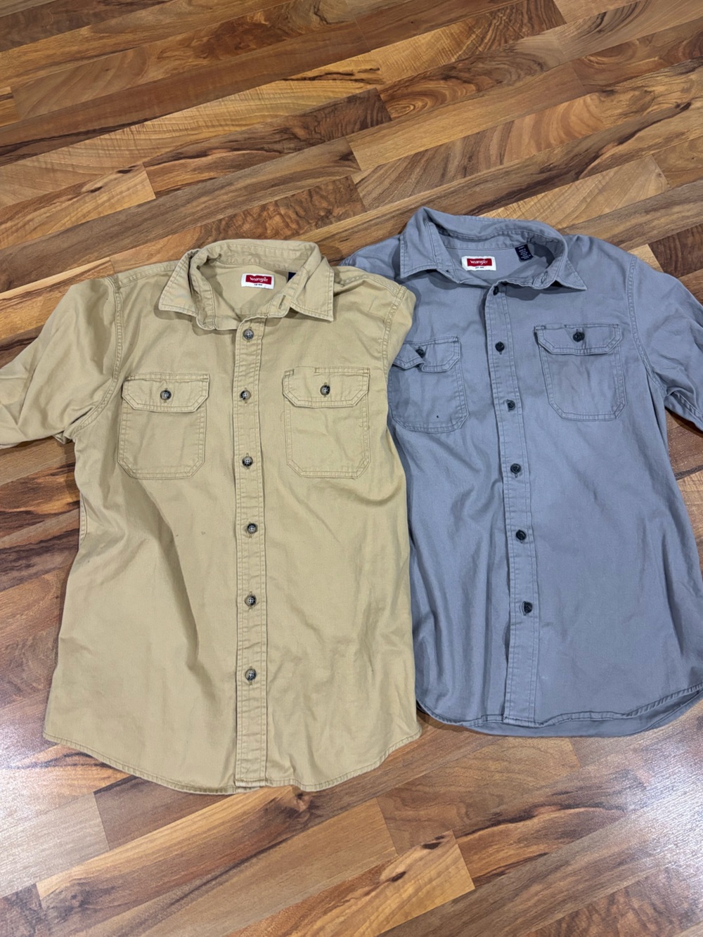 Wrangler Men's utility workwear short sleeve Button Front Casual Shirt bundle